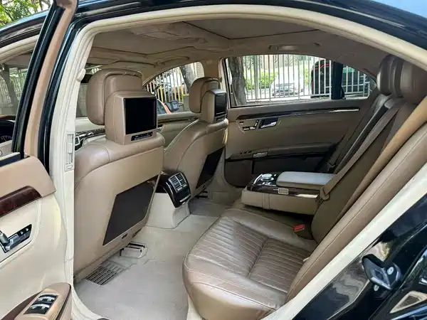 Mercedes-Benz S-Class 2008