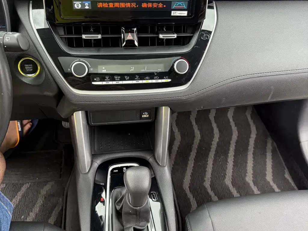 Toyota Corolla Cross 2022 — фото 14