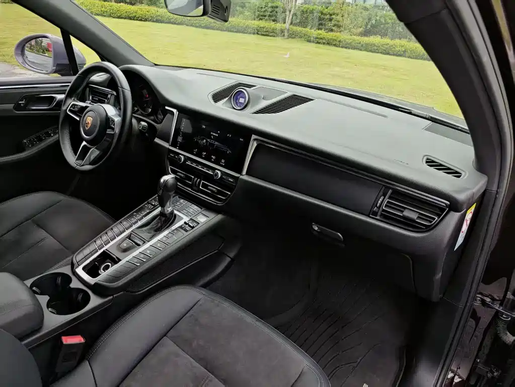 Porsche Macan 2020 — фото 12