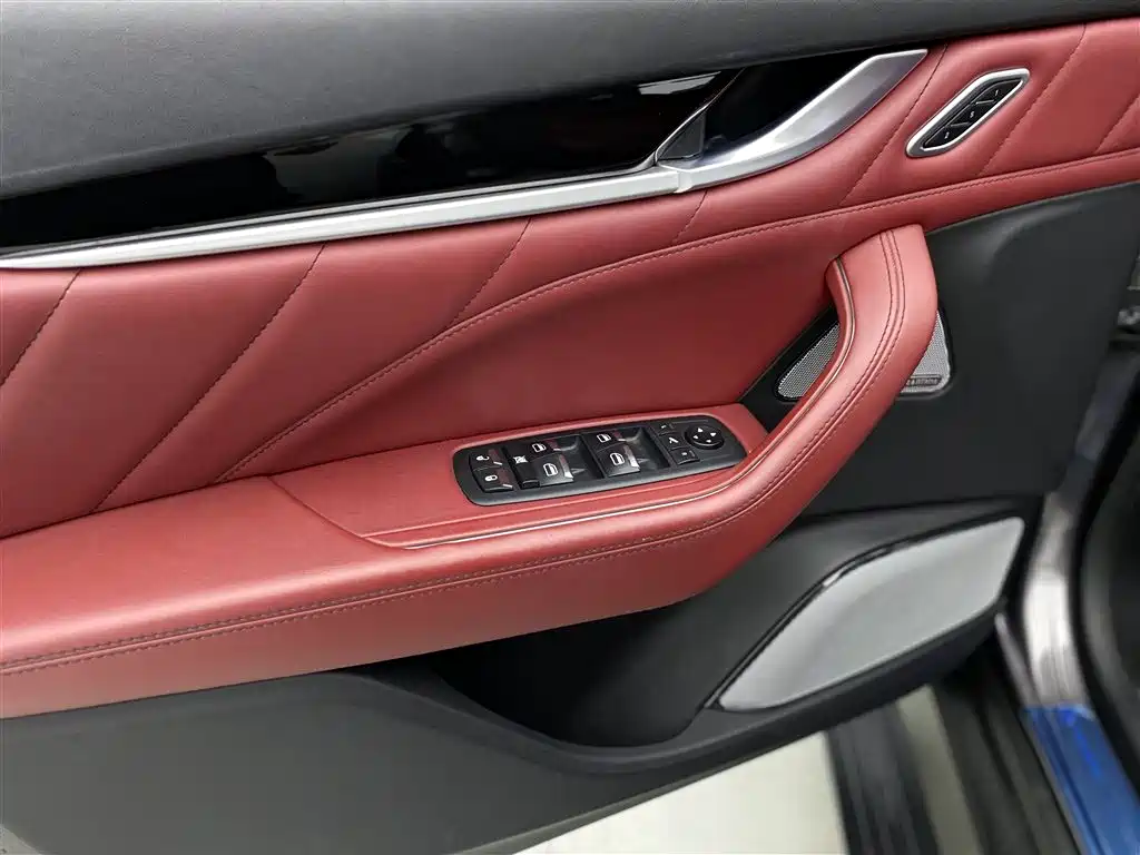 Maserati Levante 2021 — фото 19