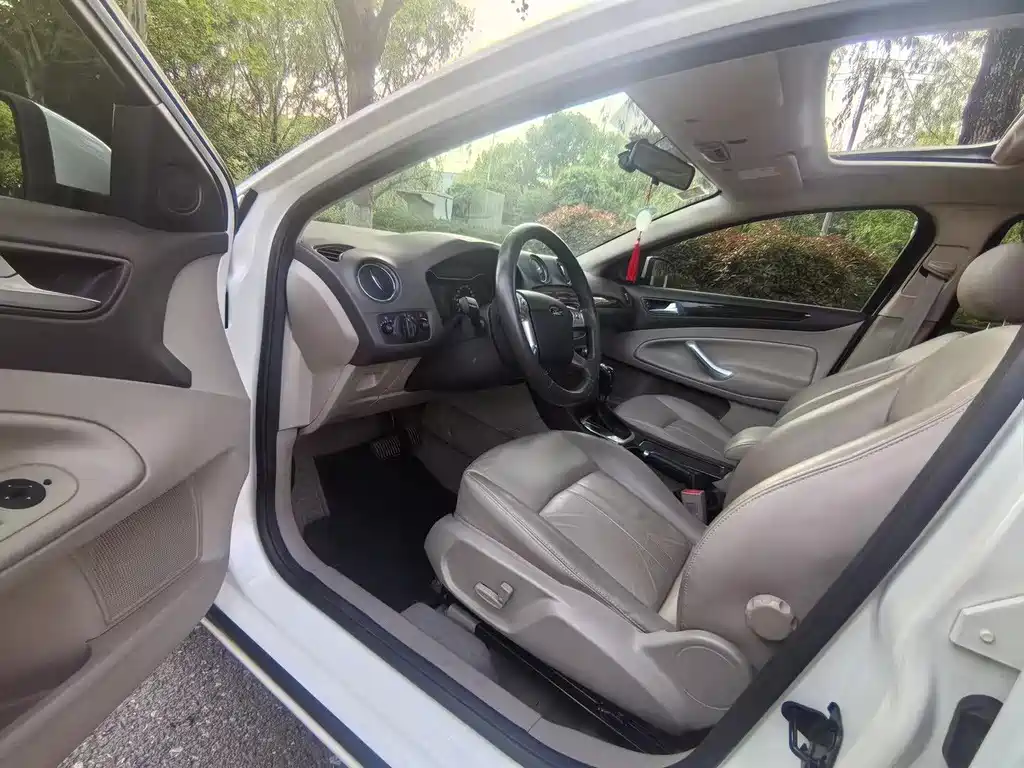 Ford Mondeo Zhisheng 2013 — фото 6