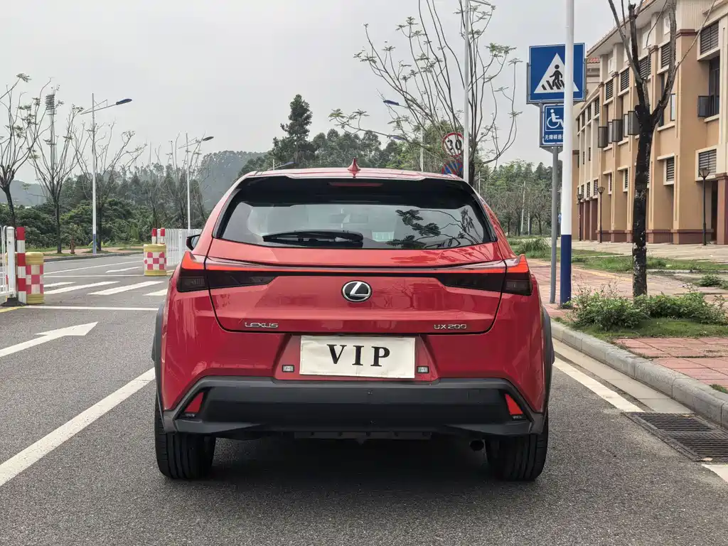 Lexus UX 2022