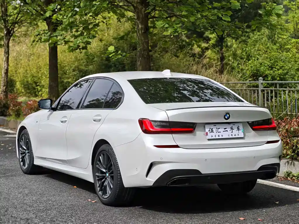BMW 3 Series 2021 — фото 12