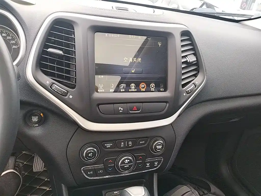 Jeep Cherokee 2017 — фото 13
