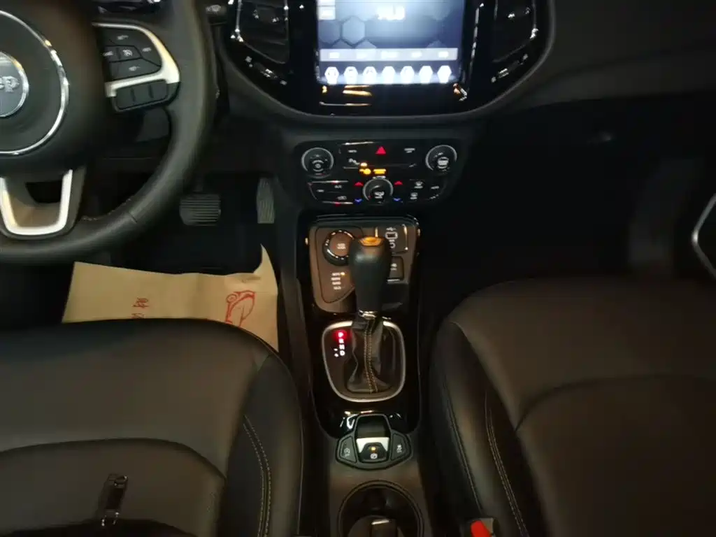 Jeep Compass 2020 — фото 14