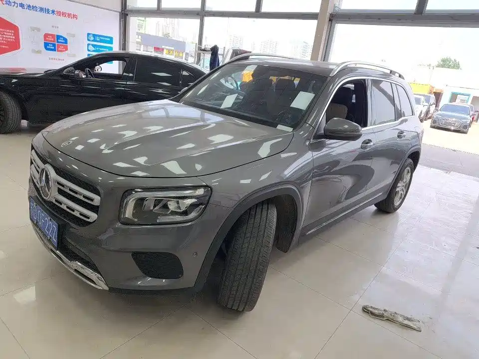 Mercedes-Benz GLB 2023 — фото 1