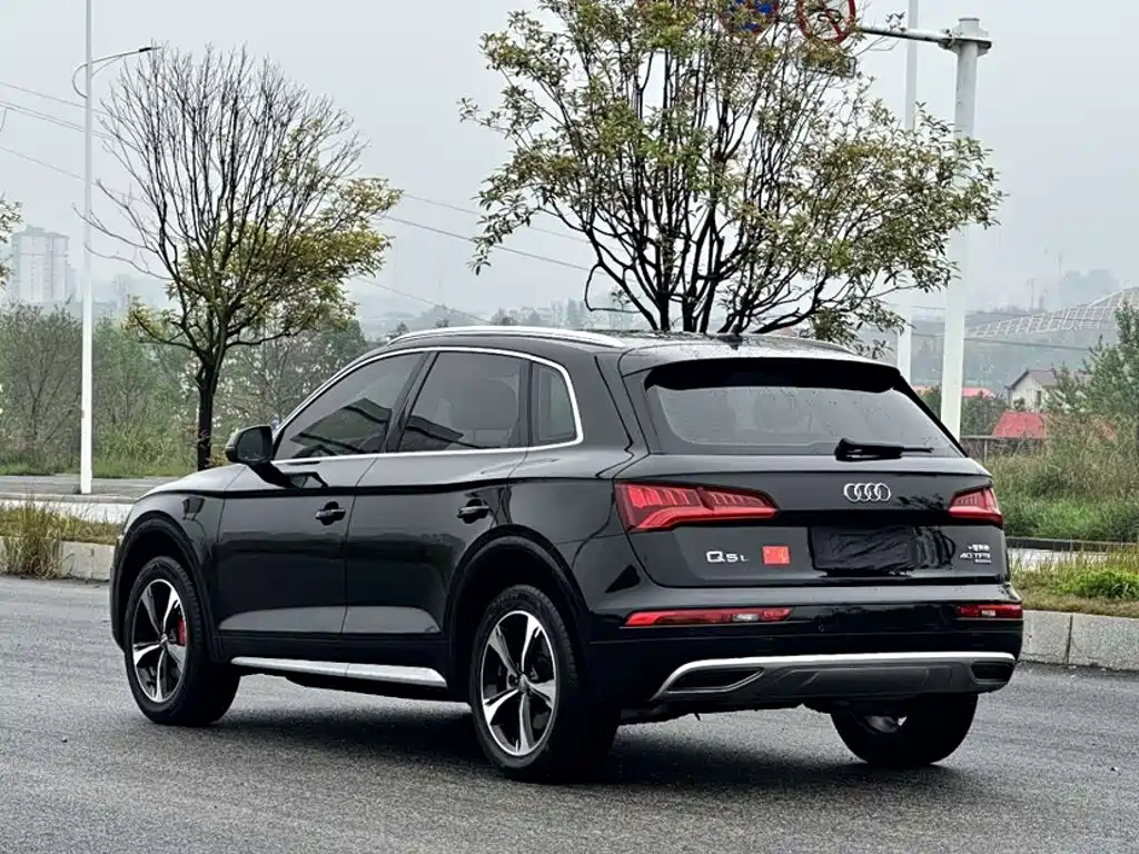 Audi Q5L 2019 — фото 5