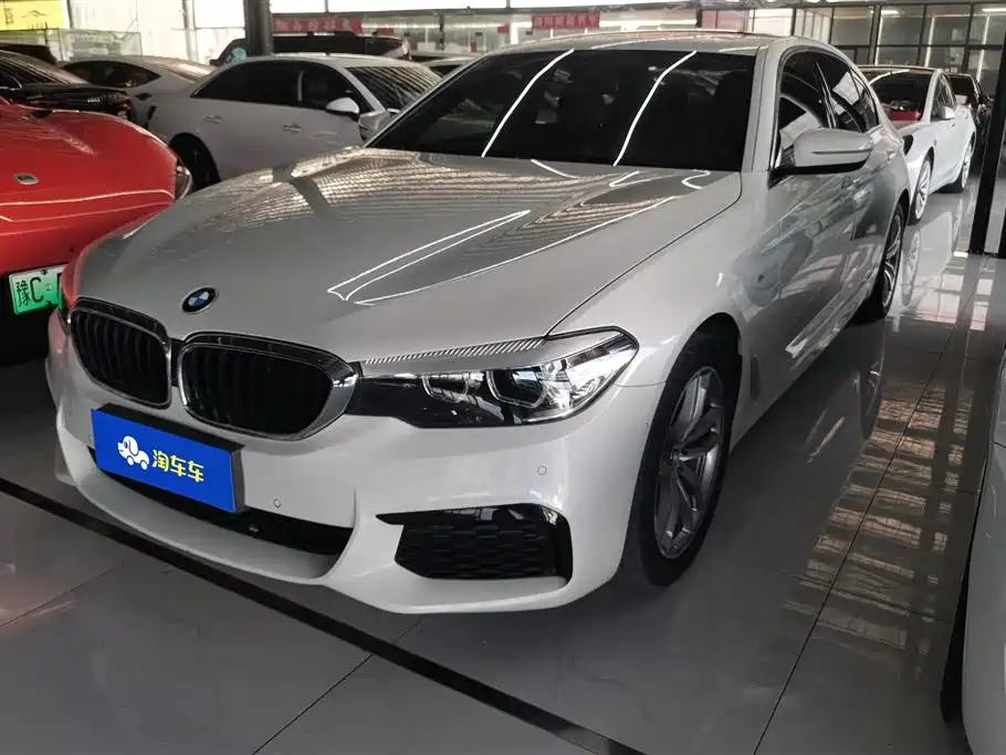 BMW 5 Series 2020 — фото 1