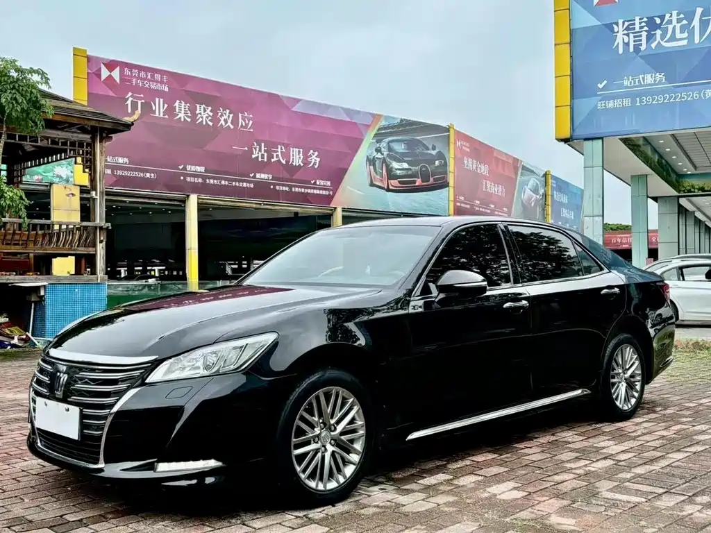 Toyota Crown 2017