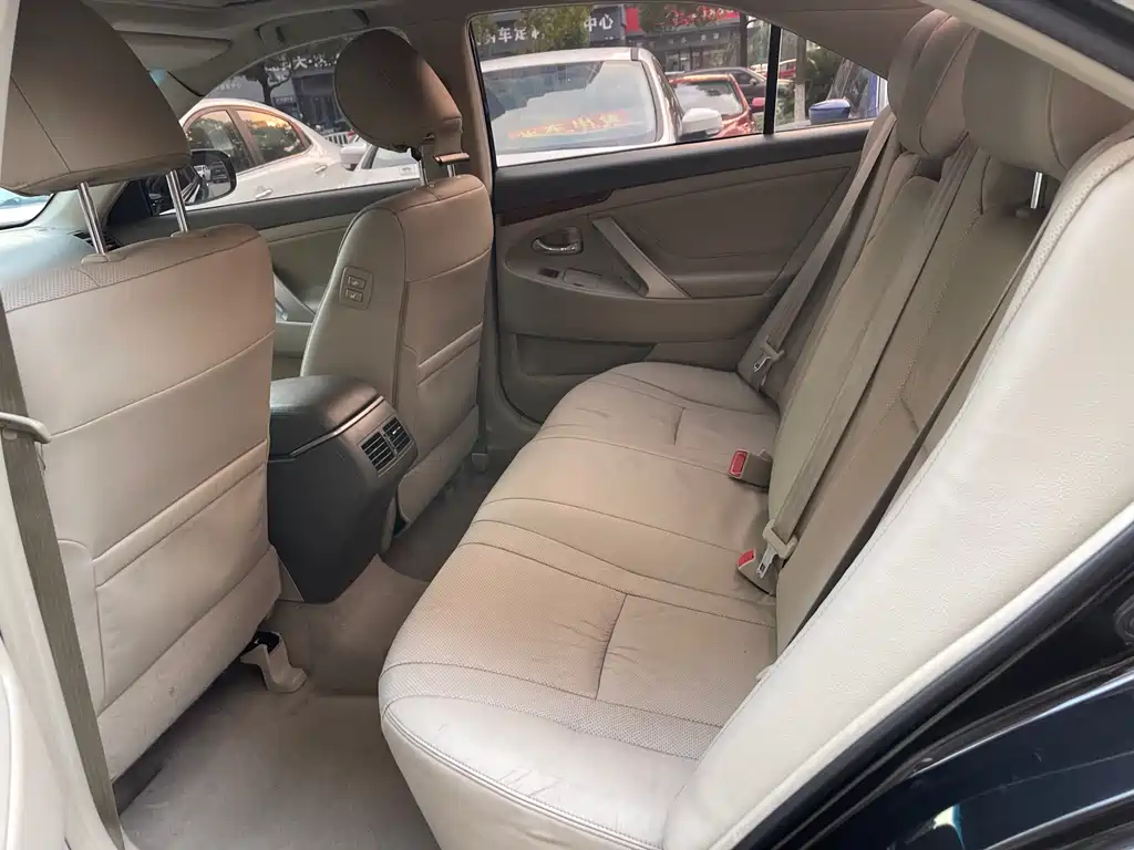 Toyota Camry 2014 — фото 10
