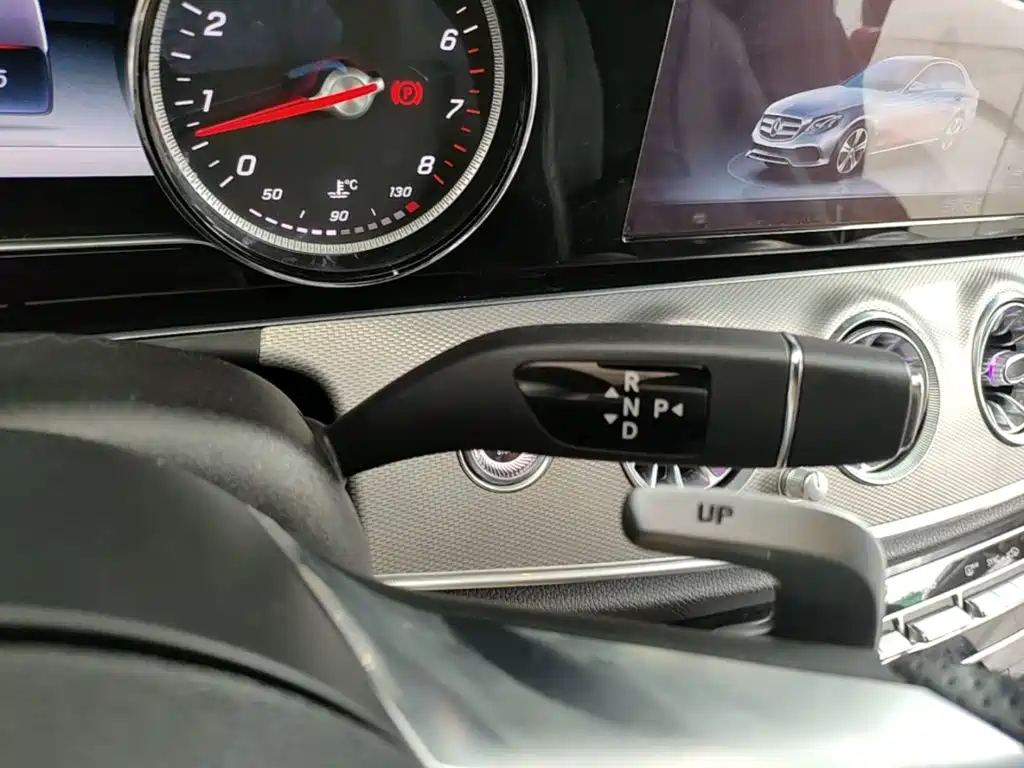 Mercedes-Benz E-Class 2017 — фото 14
