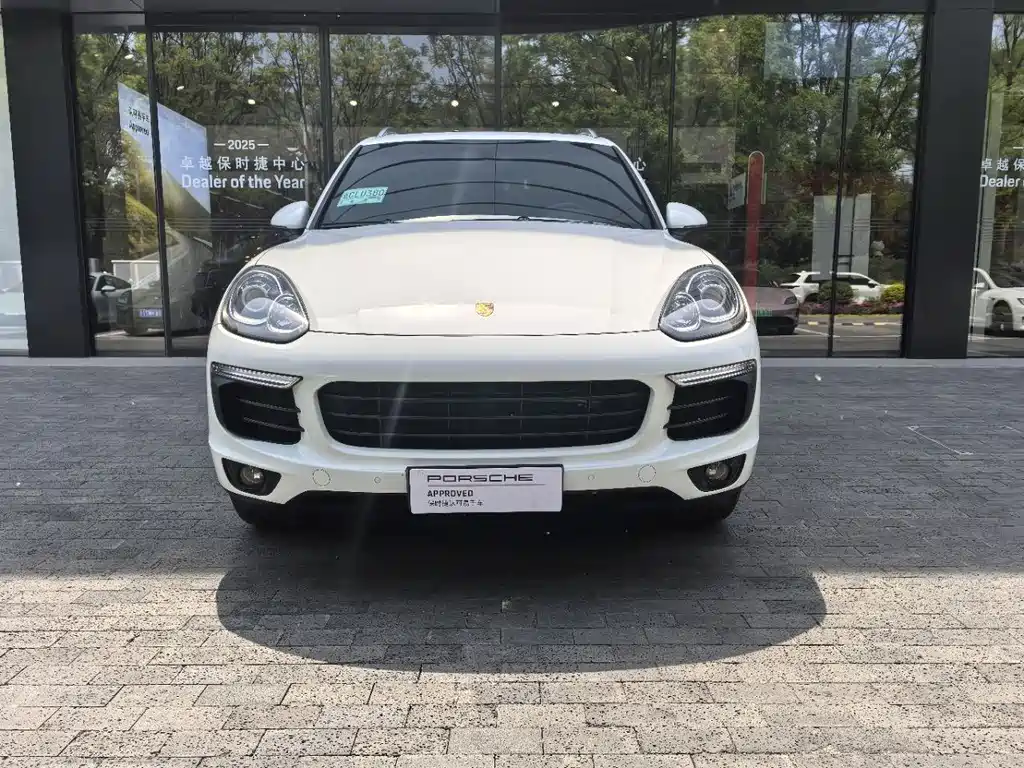 Porsche Cayenne 2017 — фото 2
