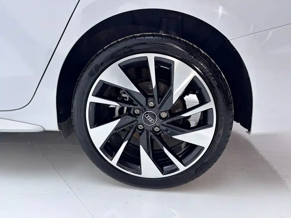 Audi A3 2023 — фото 20
