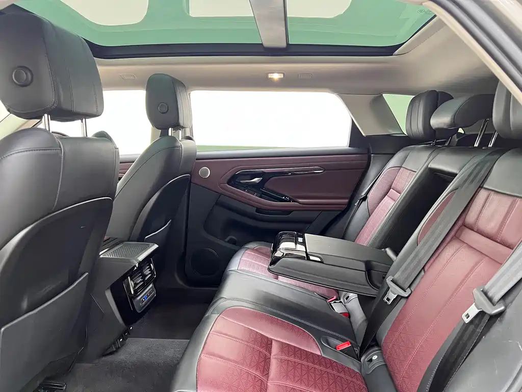 Land Rover Evoque 2021 — фото 19