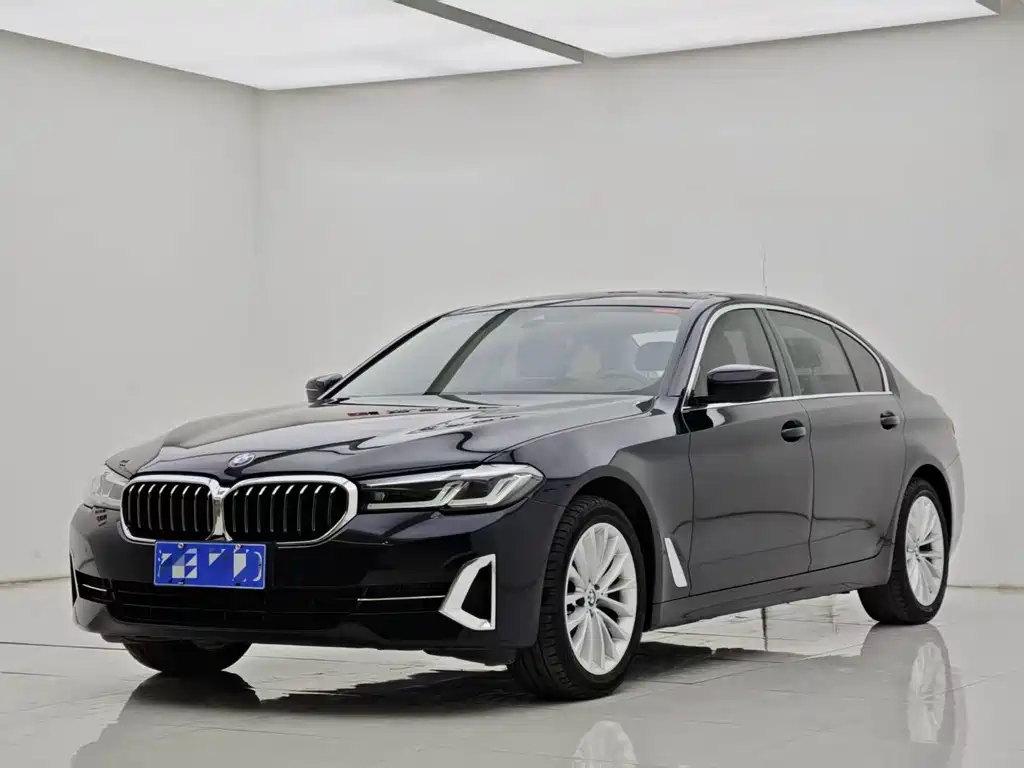 BMW 5 Series 2022 — фото 1