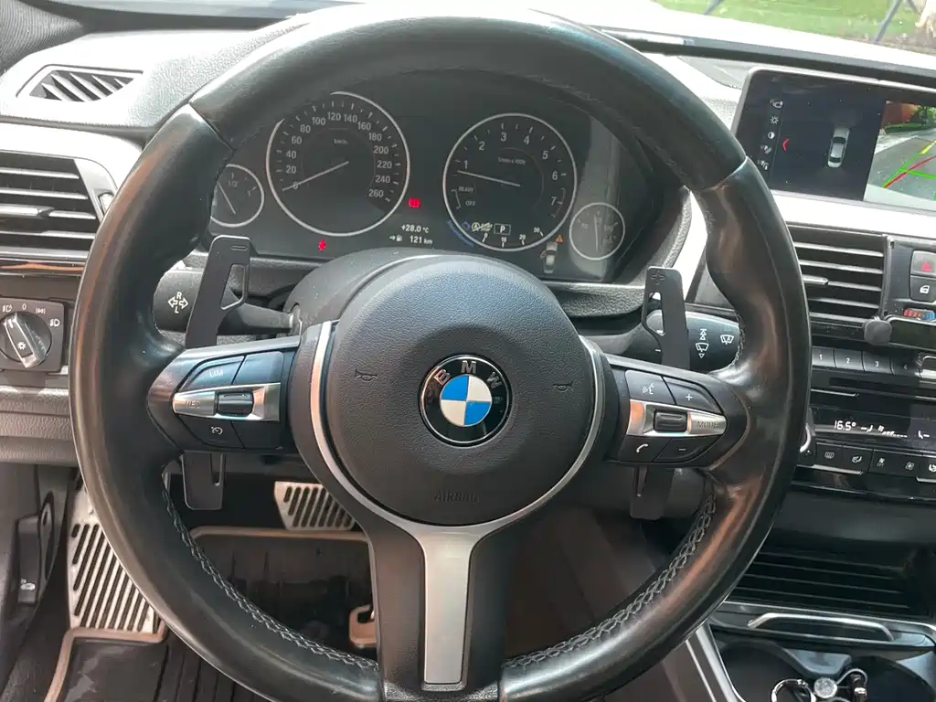 BMW 3 Series 2017 — фото 9