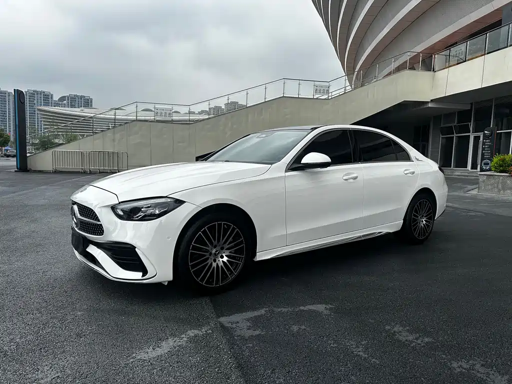 Mercedes-Benz C-Class 2025 — фото 2