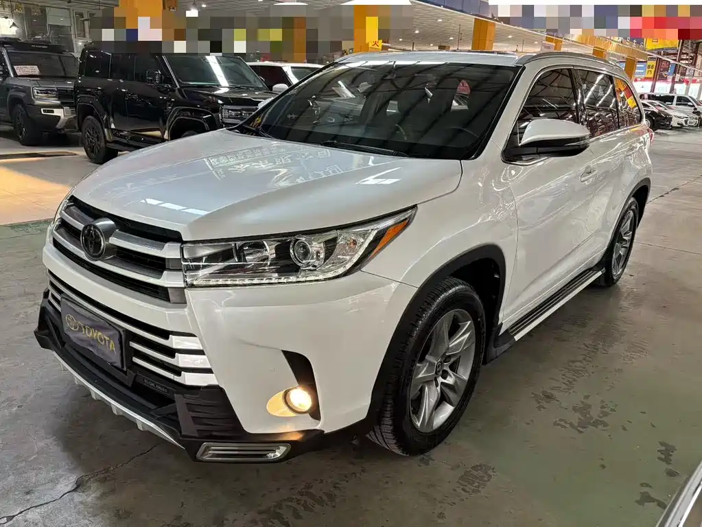 Toyota Highlander 2020 — фото 1