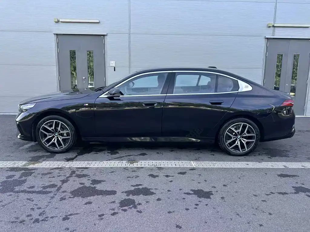 BMW i5 2025 — фото 5
