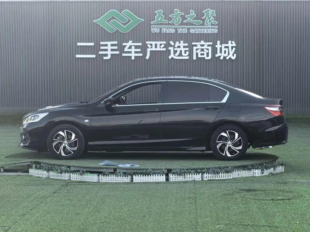 Honda Accord 2018 — фото 20