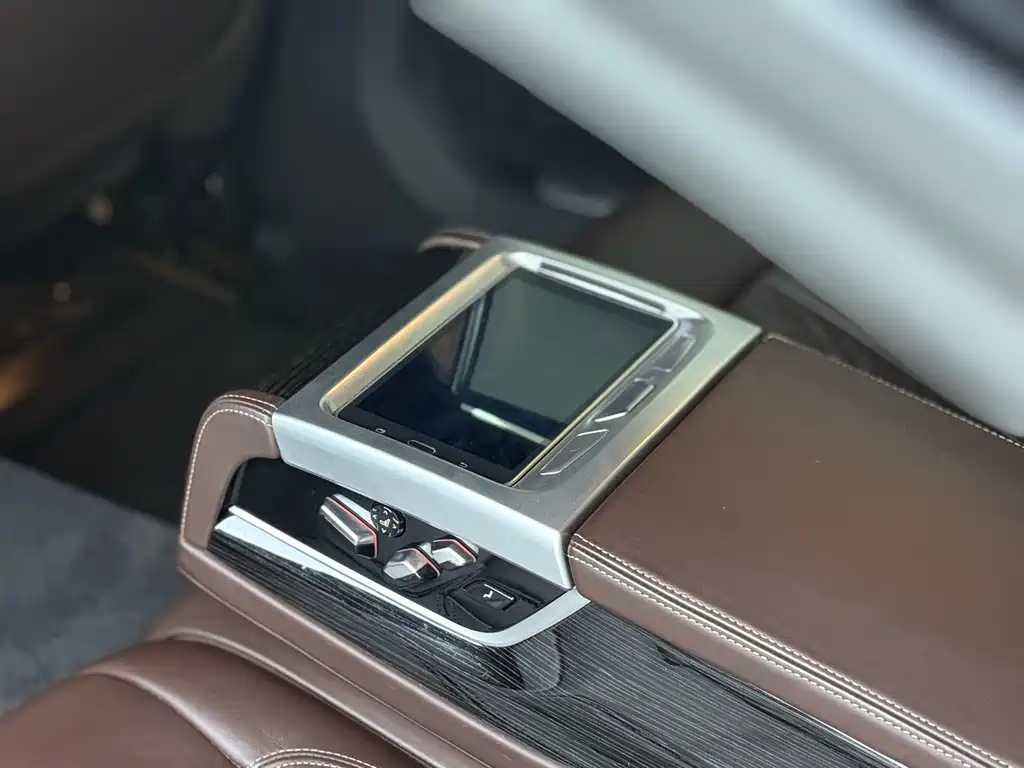 BMW 7 Series 2020 — фото 12