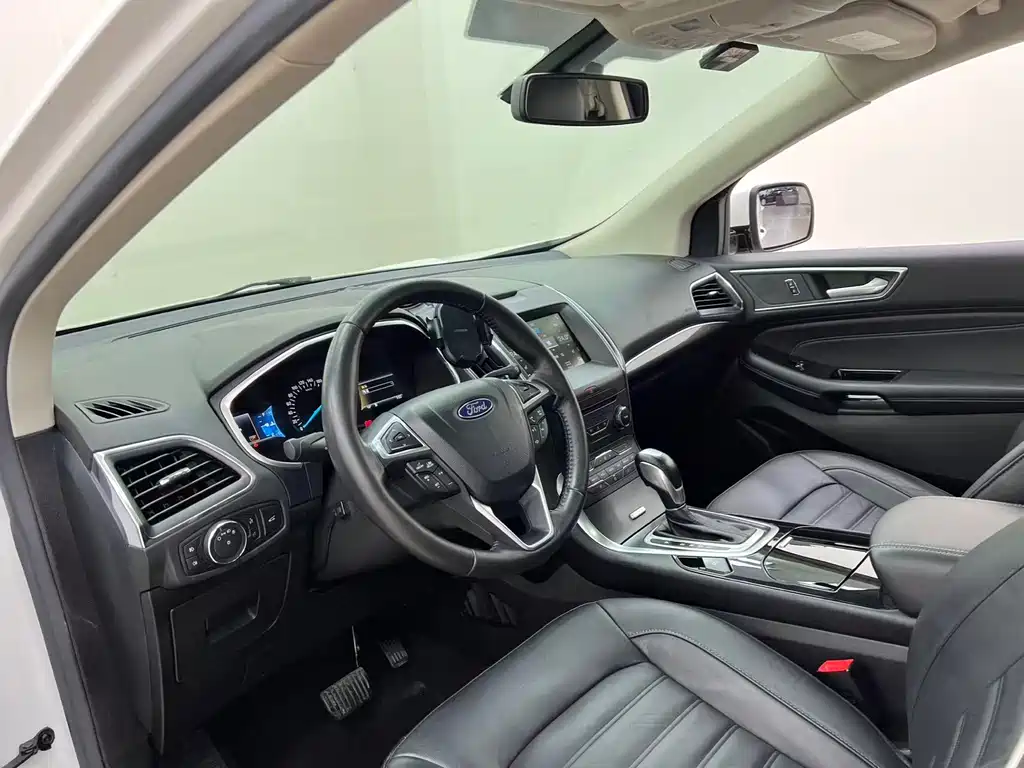 Ford Edge 2017 — фото 15