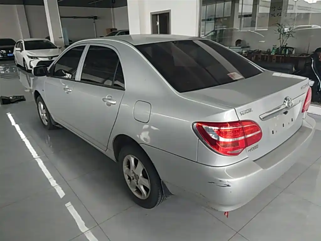 Toyota Corolla 2015 — фото 5
