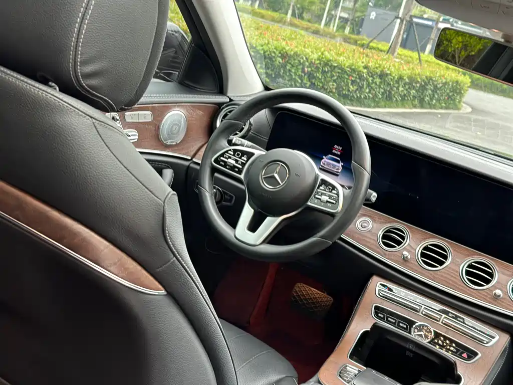 Mercedes-Benz E-Class 2020 — фото 13