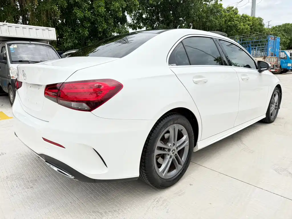 Mercedes-Benz A-Class 2022 — фото 6