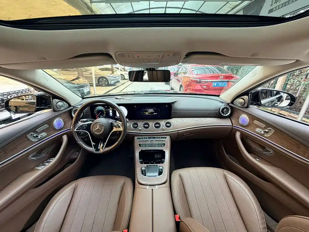 Mercedes-Benz E-Class 2022 — фото 18