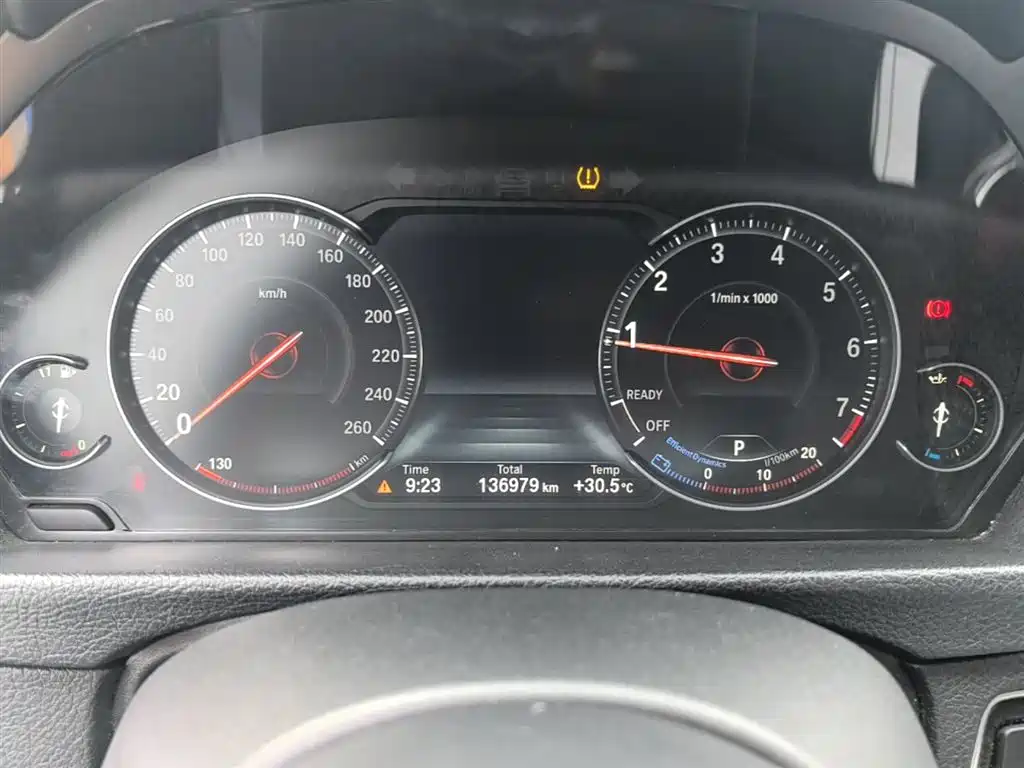BMW 3 Series 2018 — фото 12