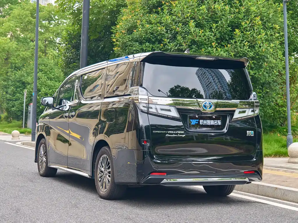 Toyota Vellfire 2021 — фото 7