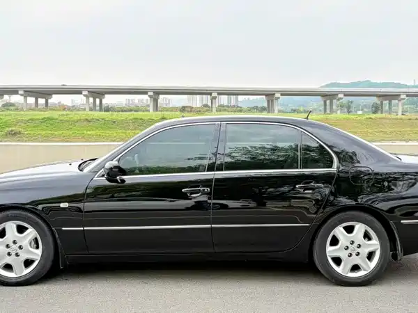 Lexus LS 2005