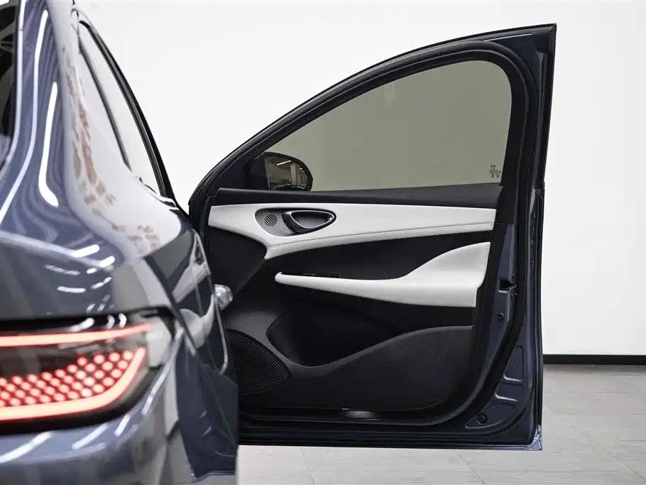 BYD Seal 05 DM-i 2025 — фото 6