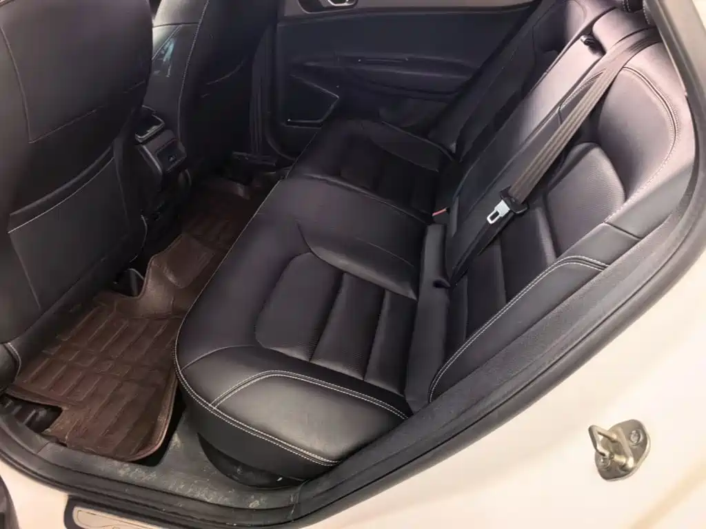 Geely Emgrand GS 2016 — фото 17