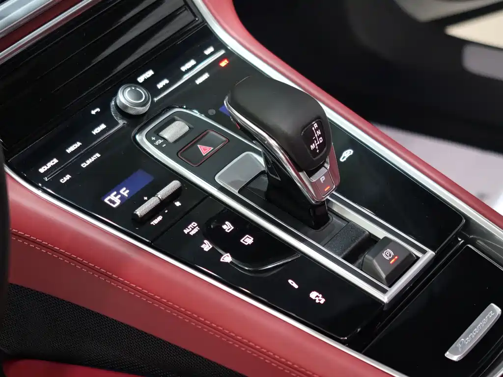 Porsche Panamera 2023 — фото 17