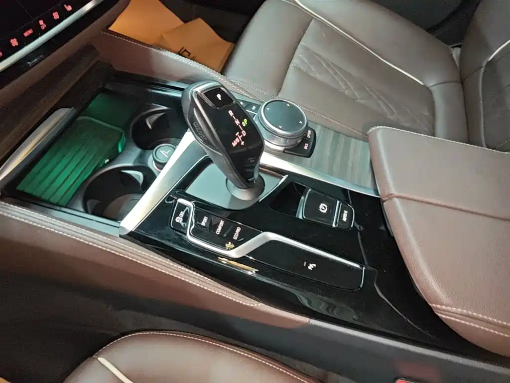 BMW 5 Series 2021 — фото 14