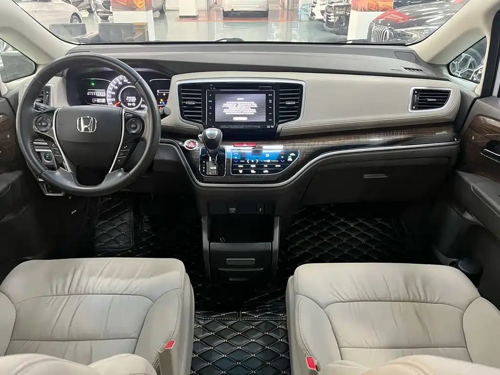 Honda Odyssey 2017 — фото 14