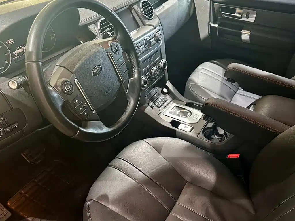 Land Rover Discovery 2016 — фото 10