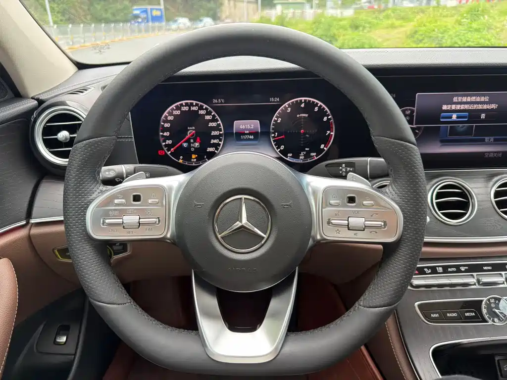Mercedes-Benz E-Class 2020 — фото 12