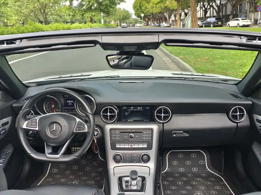 Mercedes-Benz SLC 2017 — фото 14
