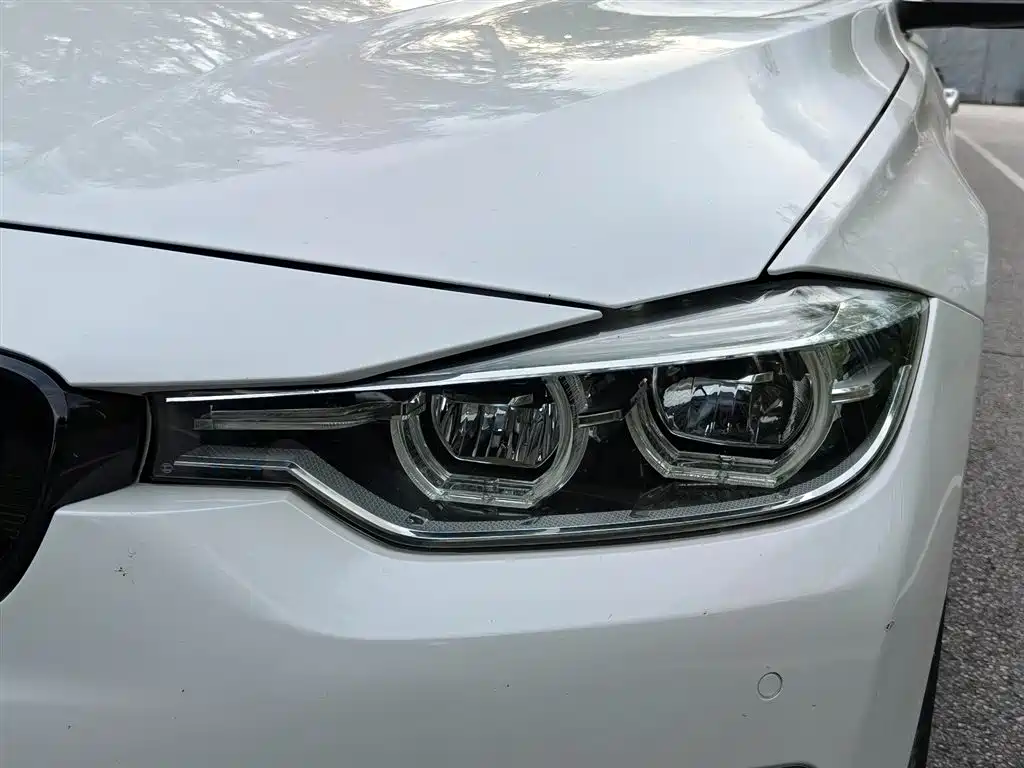 BMW 3 Series 2019 — фото 15