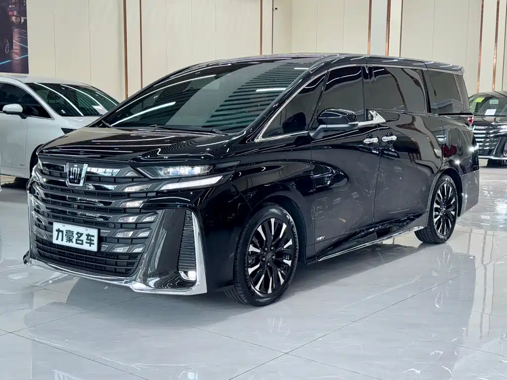 Toyota Vellfire 2025 — фото 1