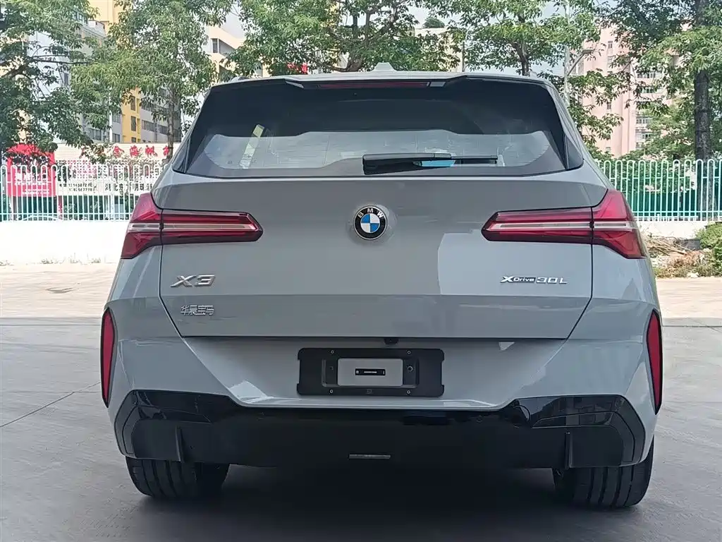 BMW X3 — фото 12