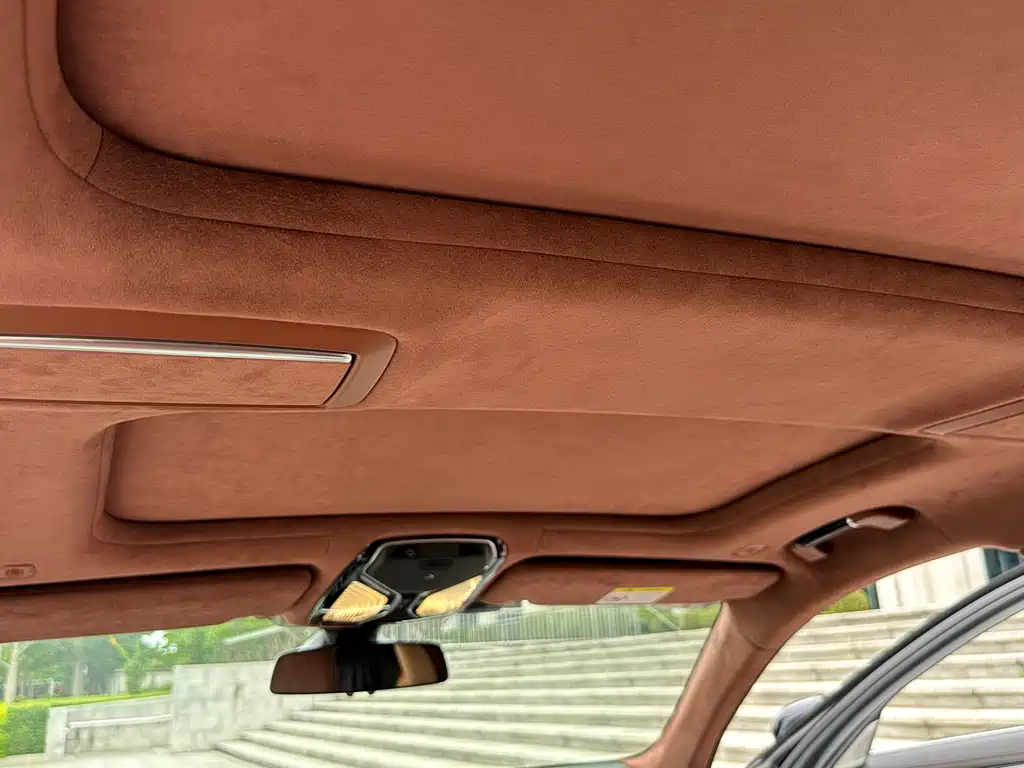 BMW 7 Series 2018 — фото 11