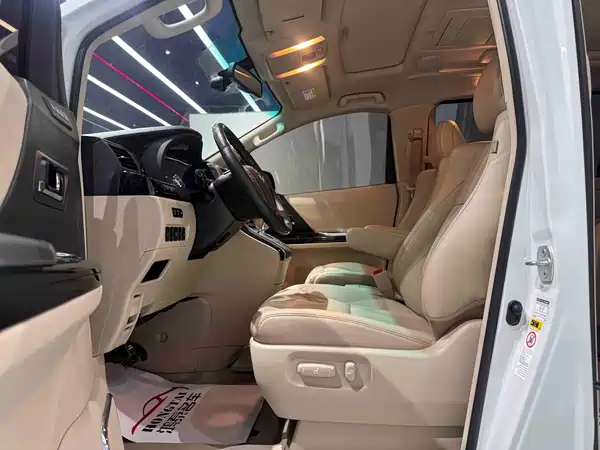 Toyota Alphard 2012