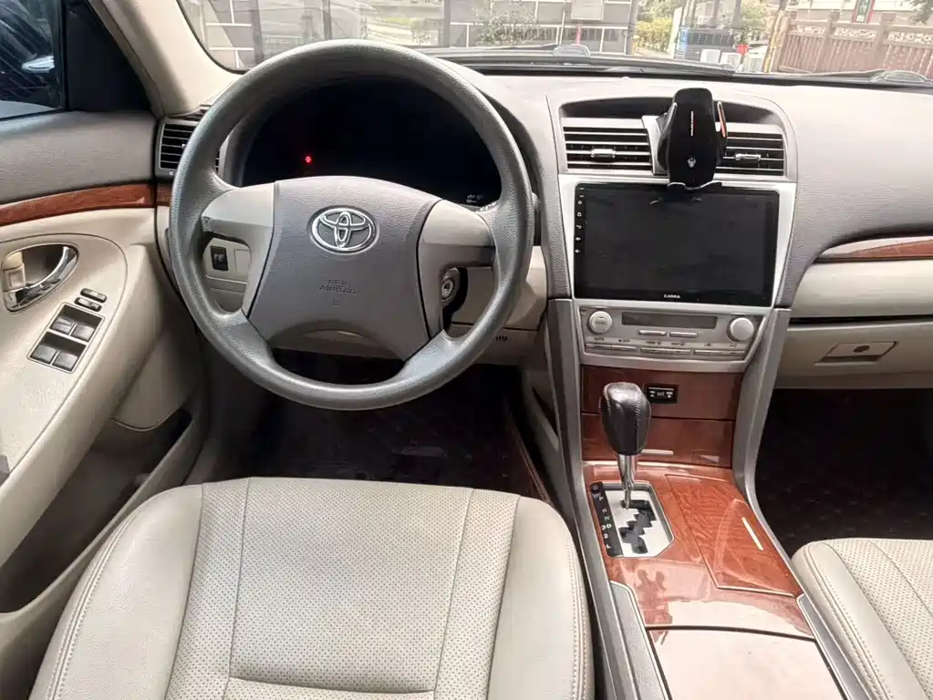 Toyota Camry 2013 — фото 15