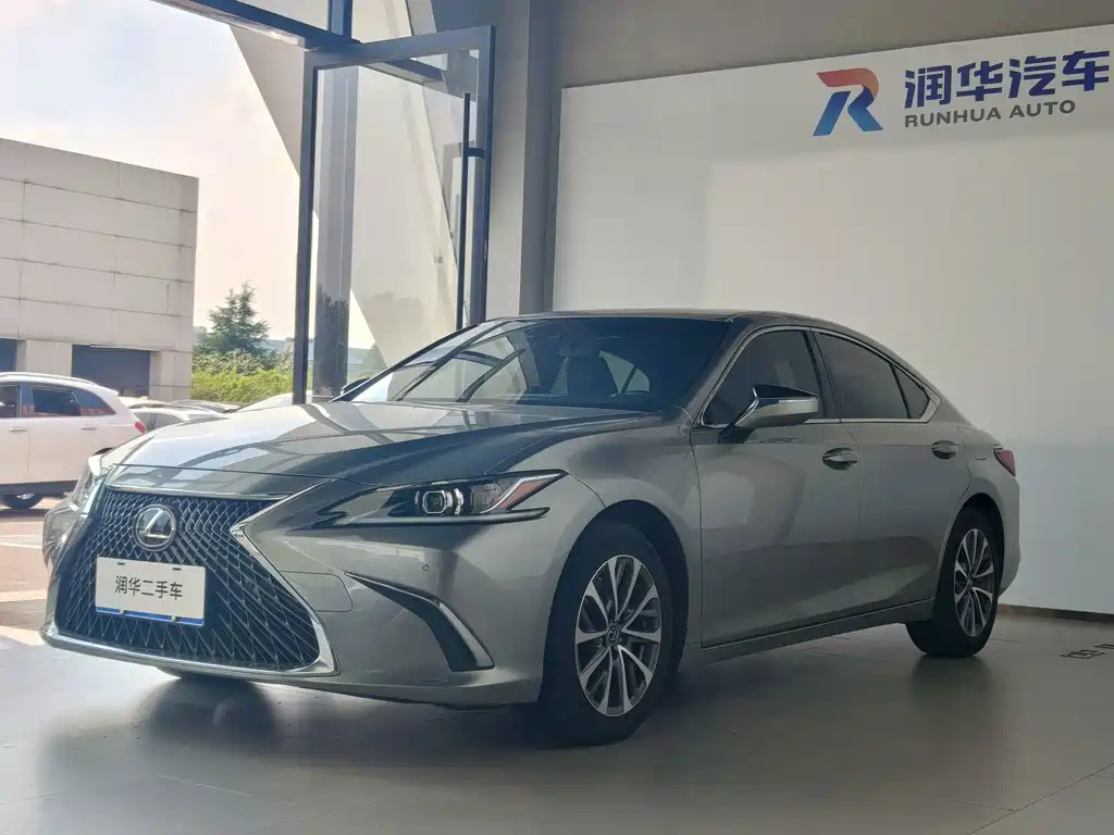 Lexus ES 2023 — фото 1