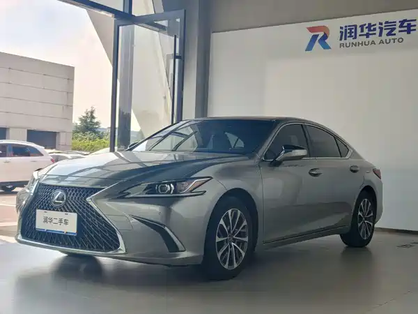 Lexus ES 2023