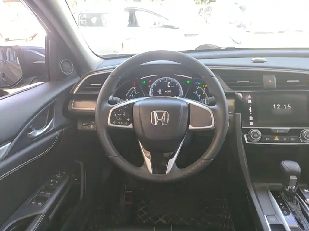 Honda Civic 2021 — фото 11